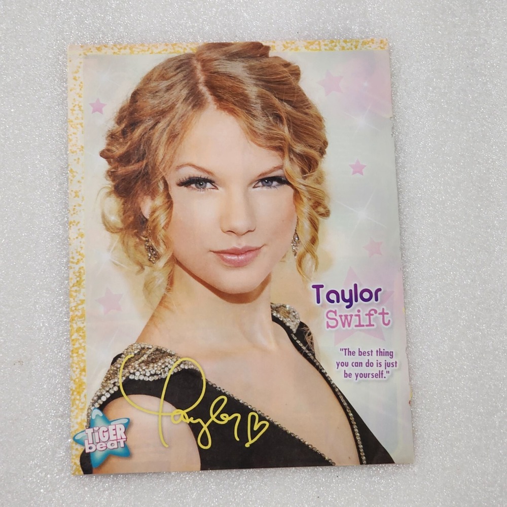 Taylor Swift headshot facsimile autograph poster pinup clipping 2000s 8x10